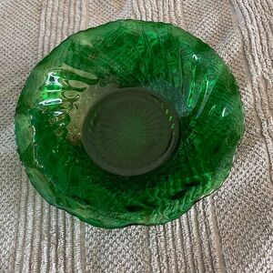Anchor Hocking Forest Green Glass 6.5" Bowl Diamond Ruffled Rim Edge